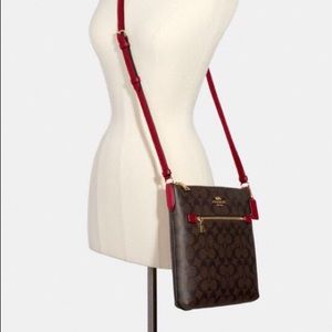 Coach messenger bag in signature canvas